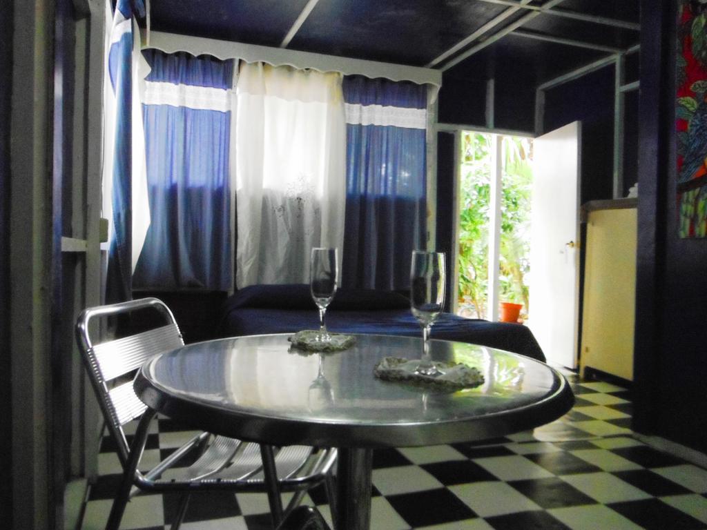 Hotel Y Restaurante Backpackers Rio Dulce Town Cameră foto